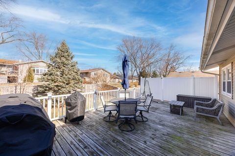 Tiny photo for 2422 Stonewall Avenue, Woodridge, IL 60517 (MLS # 12564782)