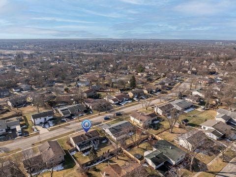 Tiny photo for 2422 Stonewall Avenue, Woodridge, IL 60517 (MLS # 12564782)