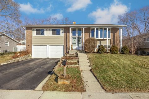 Tiny photo for 2422 Stonewall Avenue, Woodridge, IL 60517 (MLS # 12564782)