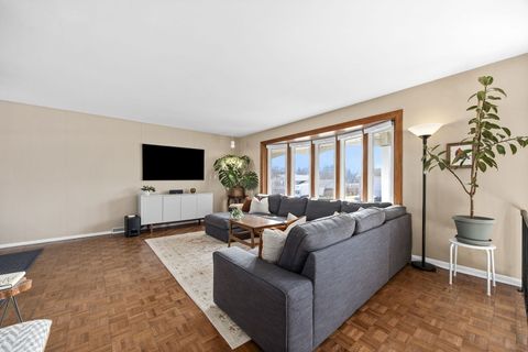 Tiny photo for 2422 Stonewall Avenue, Woodridge, IL 60517 (MLS # 12564782)