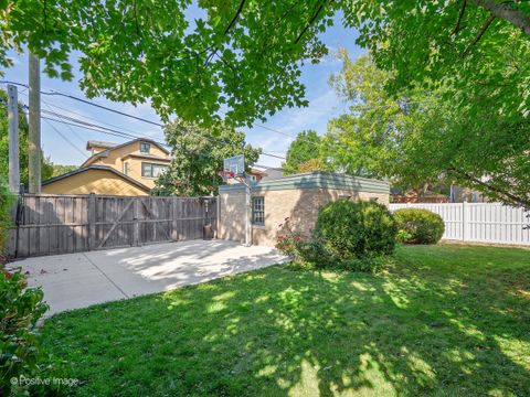 Tiny photo for 1227 N East Avenue, Oak Park, IL 60302 (MLS # 12485055)