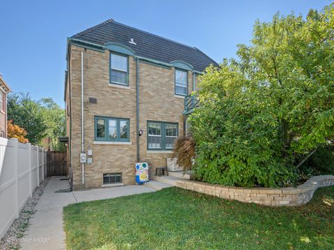 Tiny photo for 1227 N East Avenue, Oak Park, IL 60302 (MLS # 12485055)