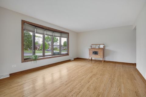 Tiny photo for 16W658 Therese Court, Willowbrook, IL 60527 (MLS # 12640780)