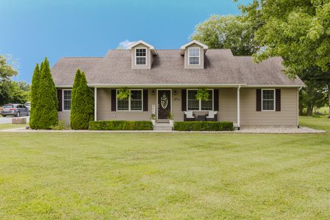 Photo of 10625 Route 166, Marion, IL 62959 (MLS # 12584375)