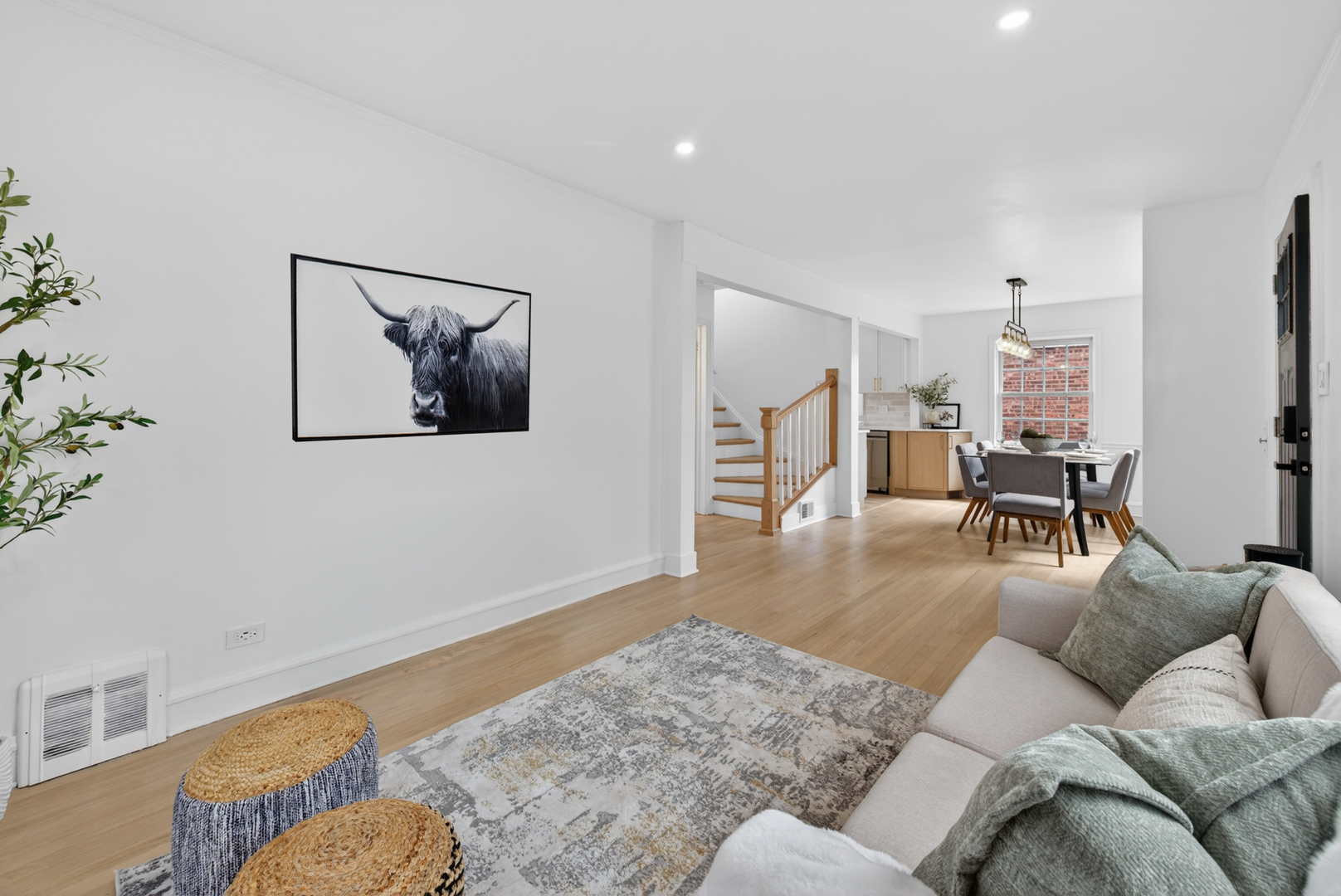 5205 N Osceola Avenue