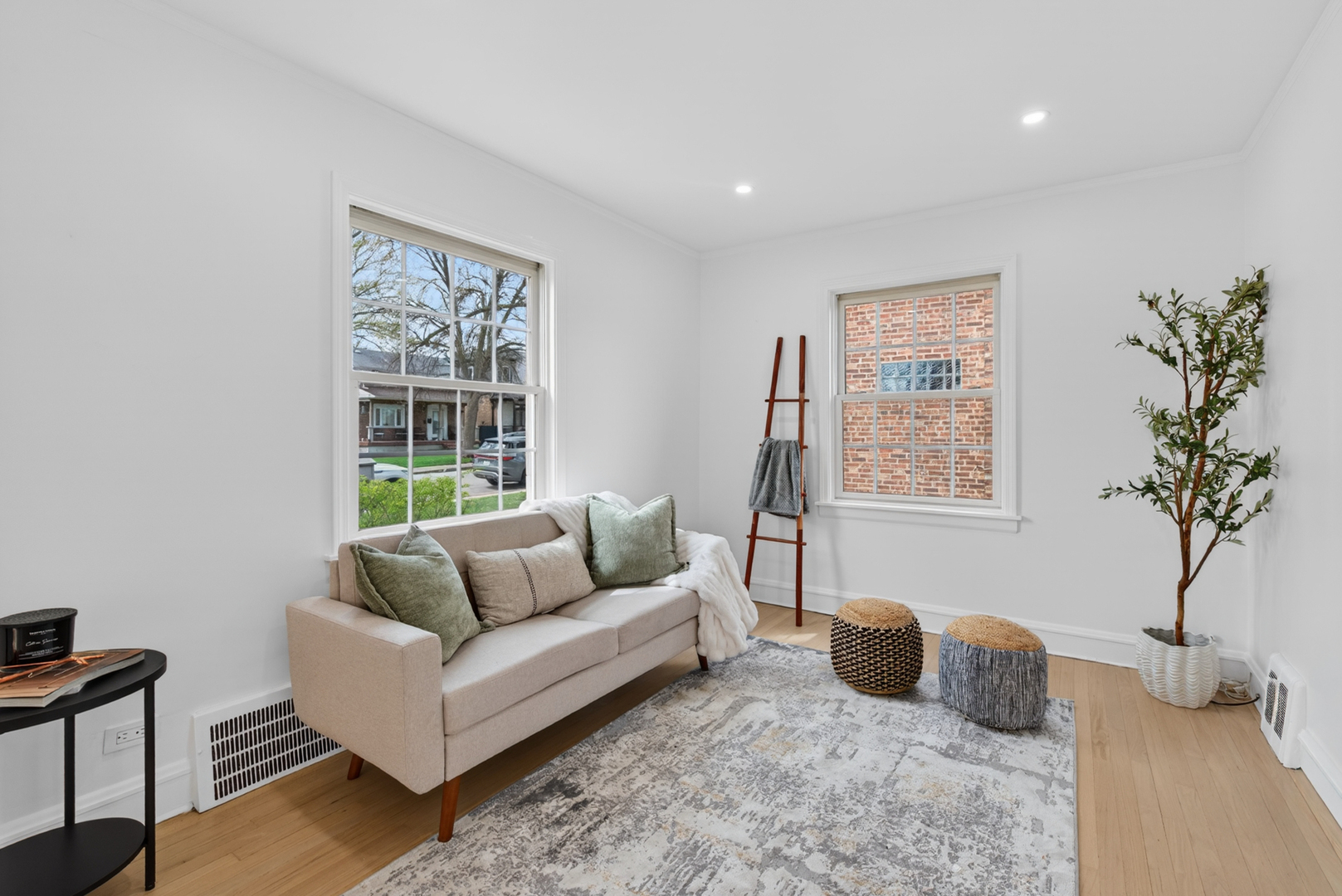 5205 N Osceola Avenue