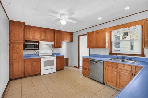 Tiny photo for 341 W Spruce Street, Paxton, IL 60957 (MLS # 12592009)