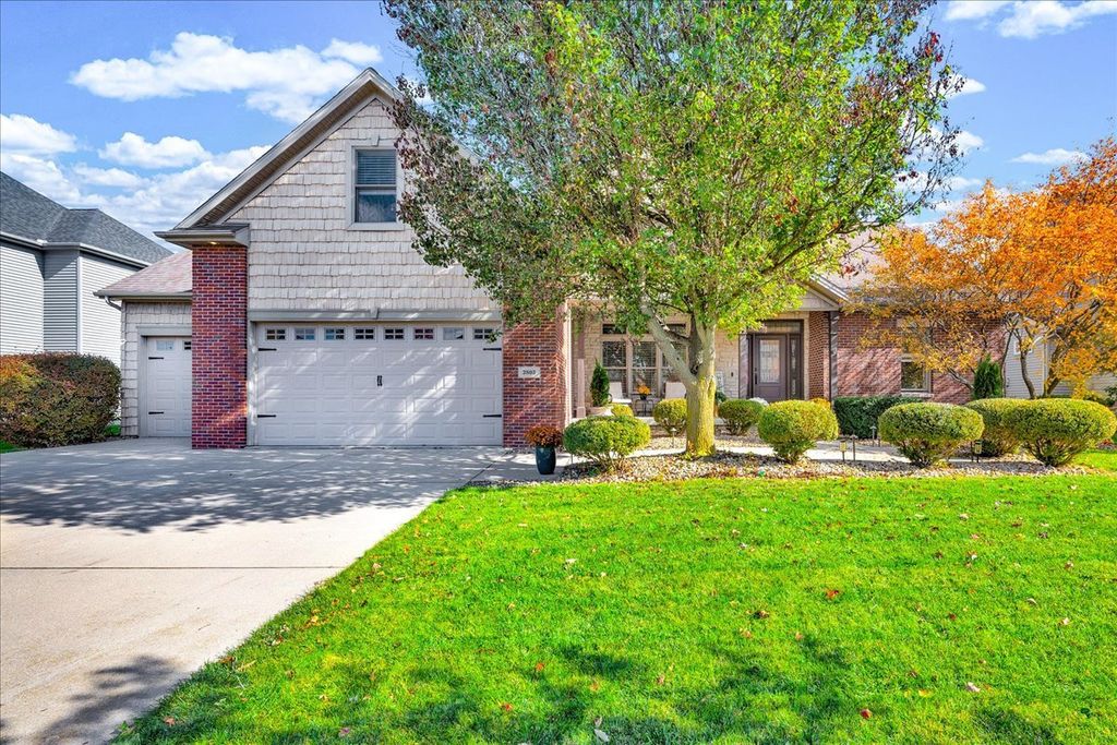 Photo for 2803 Luke Road, Bloomington, IL 61704 (MLS # 12485570)