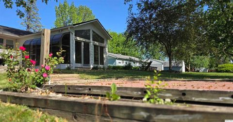 Tiny photo for 508 N Fayette, Carthage, IL 62321 (MLS # 12317111)