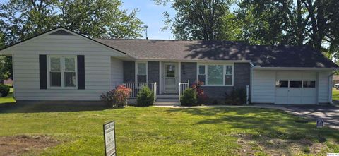 Photo of 508 N Fayette, Carthage, IL 62321 (MLS # 12317111)