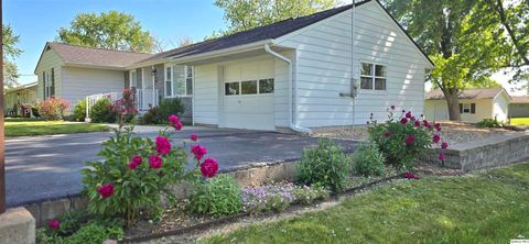 Tiny photo for 508 N Fayette, Carthage, IL 62321 (MLS # 12317111)
