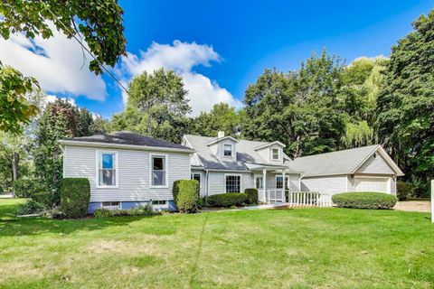 Photo of 546 Thorndale Avenue, Park City, IL 60085 (MLS # 12479186)