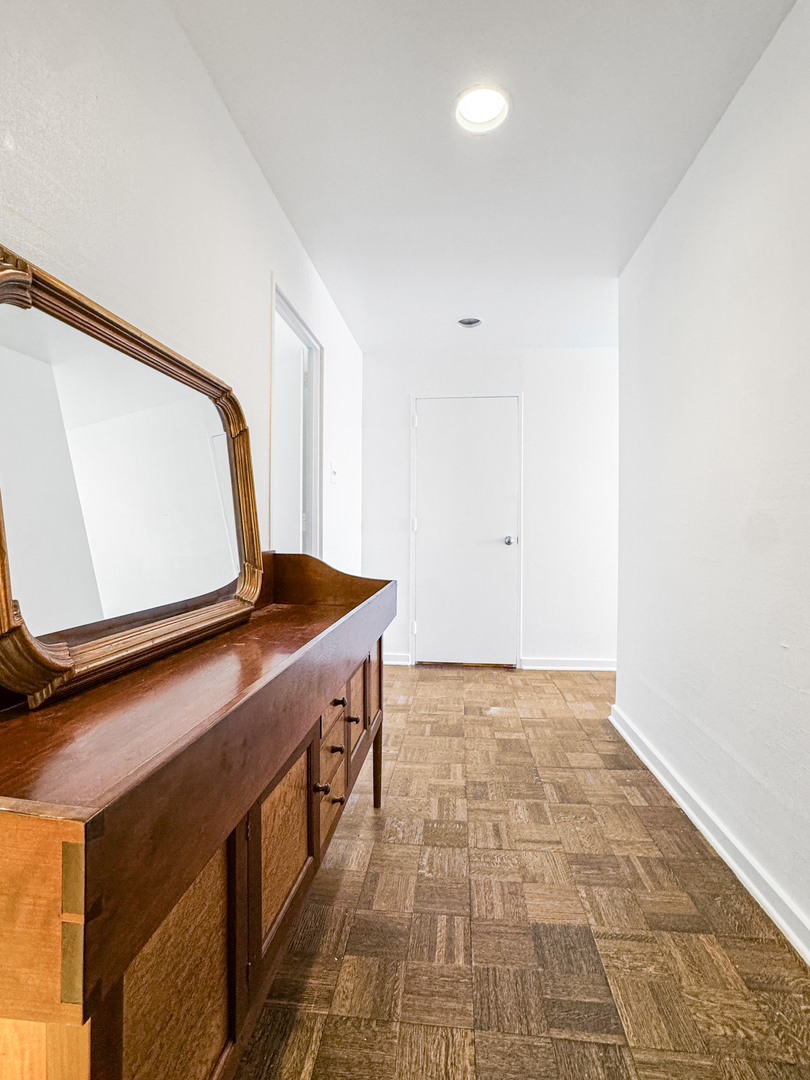 175 E Delaware Place 7511