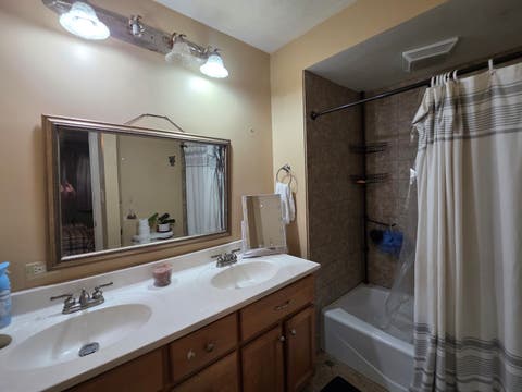 Tiny photo for 605 E Maple Avenue, Mundelein, IL 60060 (MLS # 12735196)