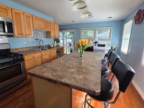 Tiny photo for 605 E Maple Avenue, Mundelein, IL 60060 (MLS # 12735196)