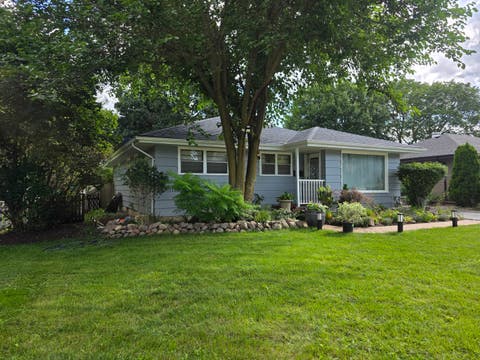 Tiny photo for 605 E Maple Avenue, Mundelein, IL 60060 (MLS # 12735196)