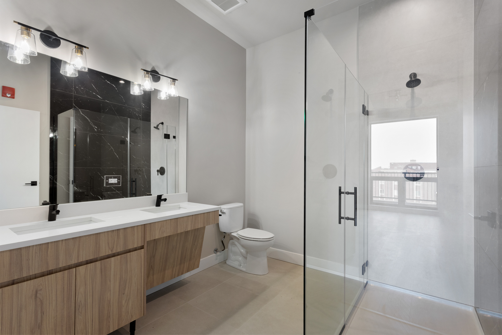 2505 W Farragut Avenue 401