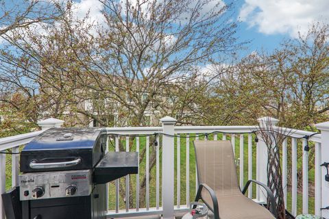 Tiny photo for 974 Westchester Circle, Schaumburg, IL 60193 (MLS # 12608179)