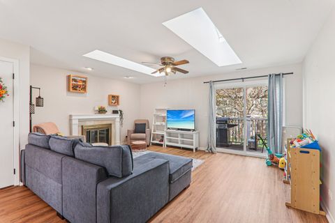 Tiny photo for 974 Westchester Circle, Schaumburg, IL 60193 (MLS # 12608179)