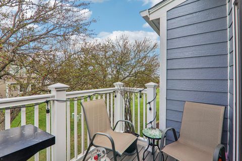 Tiny photo for 974 Westchester Circle, Schaumburg, IL 60193 (MLS # 12608179)