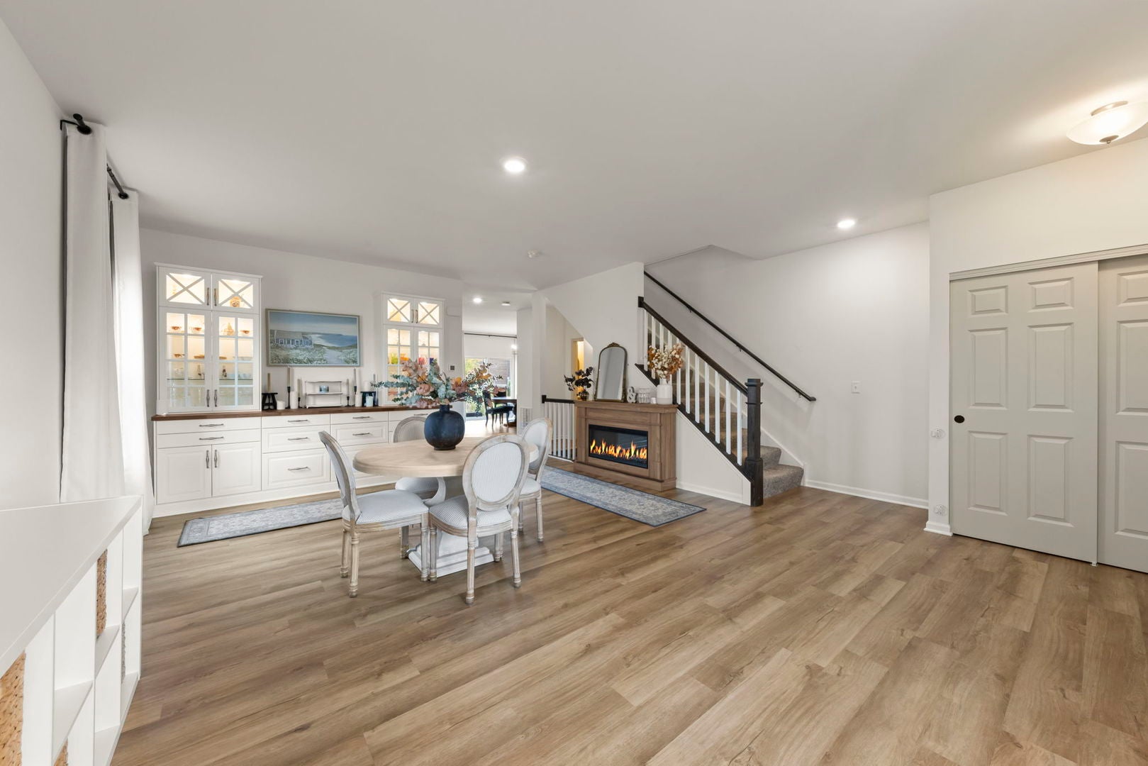 886 Canongate Lane