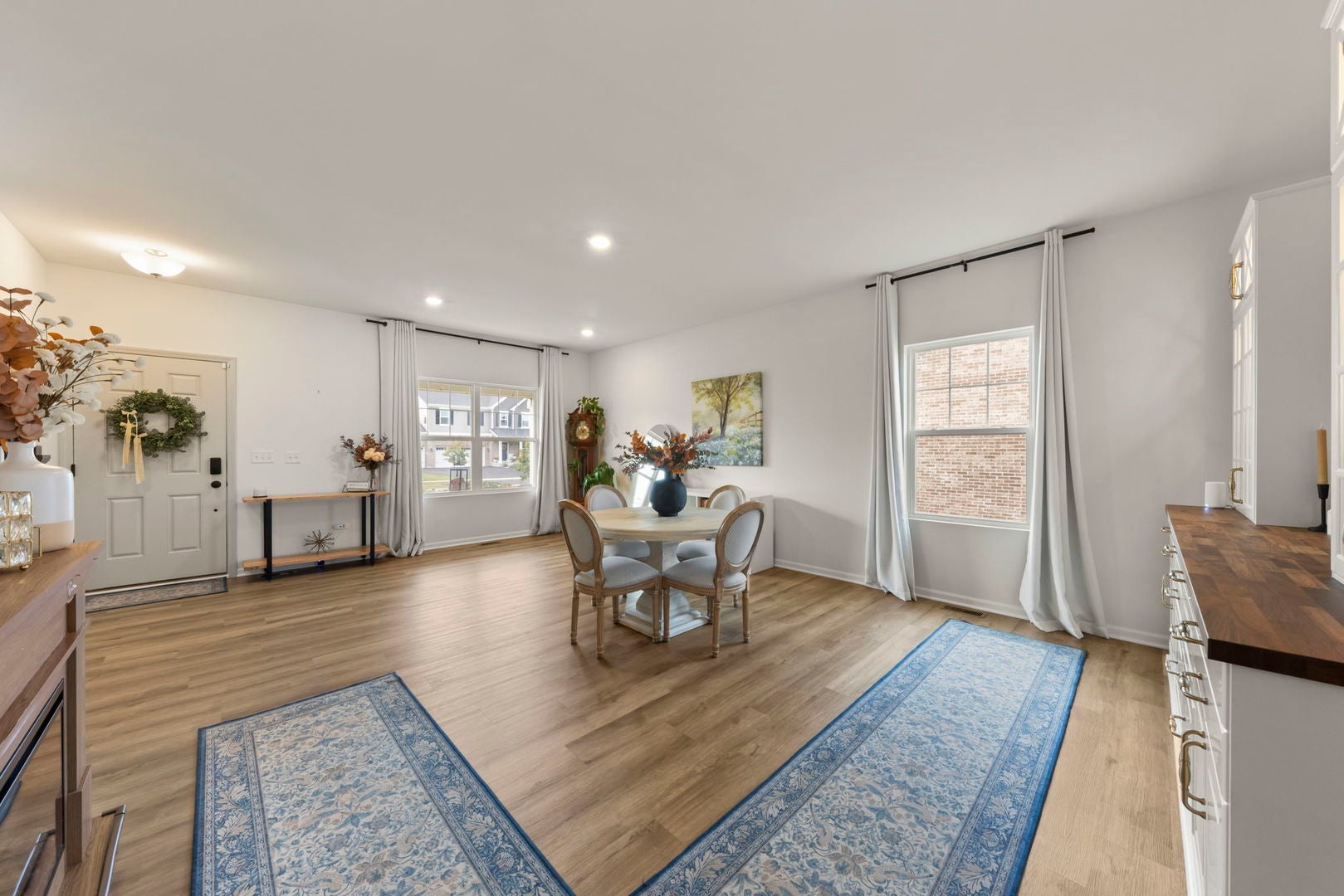 886 Canongate Lane