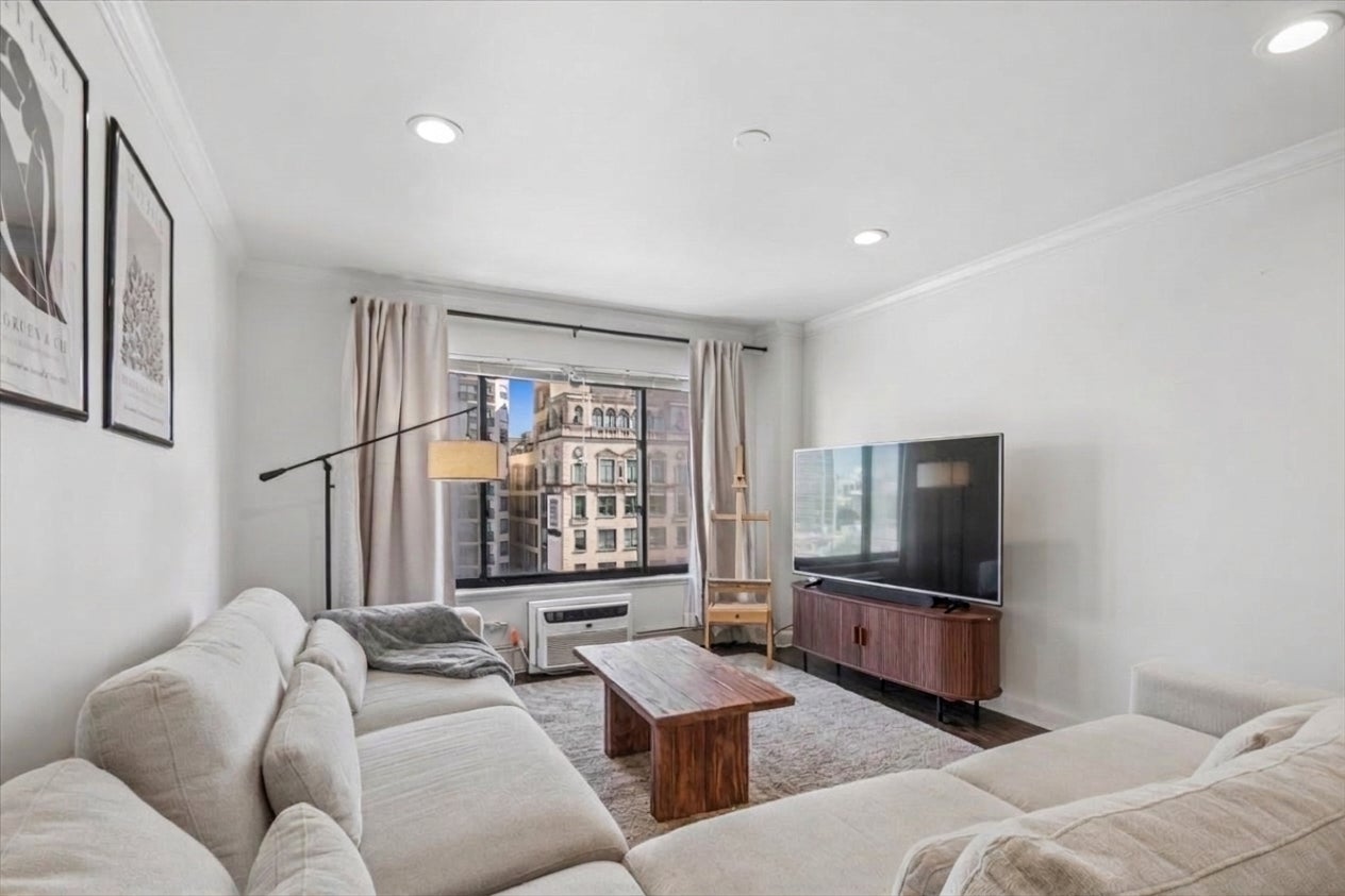 607 W Wrightwood Avenue 809