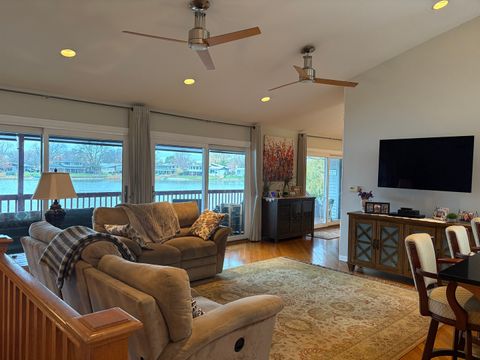 Tiny photo for 2830 S Briarwood Drive, Arlington Heights, IL 60005 (MLS # 12524098)