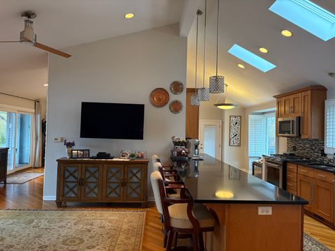 Tiny photo for 2830 S Briarwood Drive, Arlington Heights, IL 60005 (MLS # 12524098)