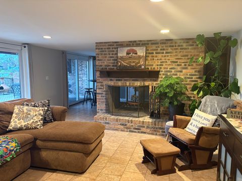 Tiny photo for 2830 S Briarwood Drive, Arlington Heights, IL 60005 (MLS # 12524098)