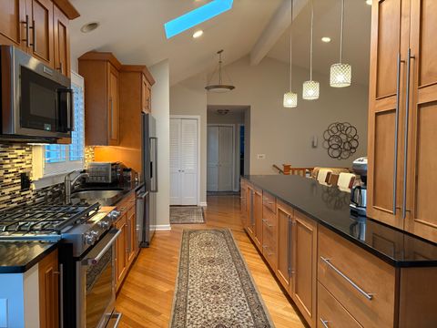 Tiny photo for 2830 S Briarwood Drive, Arlington Heights, IL 60005 (MLS # 12524098)