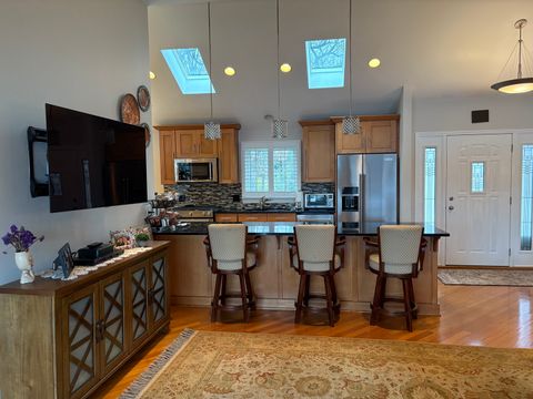 Tiny photo for 2830 S Briarwood Drive, Arlington Heights, IL 60005 (MLS # 12524098)