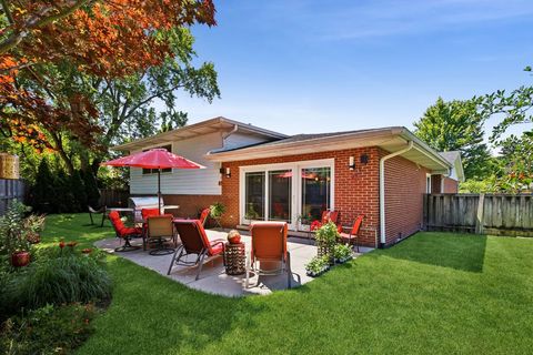 Tiny photo for 6833 N Concord Lane, Niles, IL 60714 (MLS # 12680136)