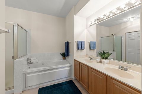 Tiny photo for 31301 Kline Circle, Warrenville, IL 60555 (MLS # 12624117)