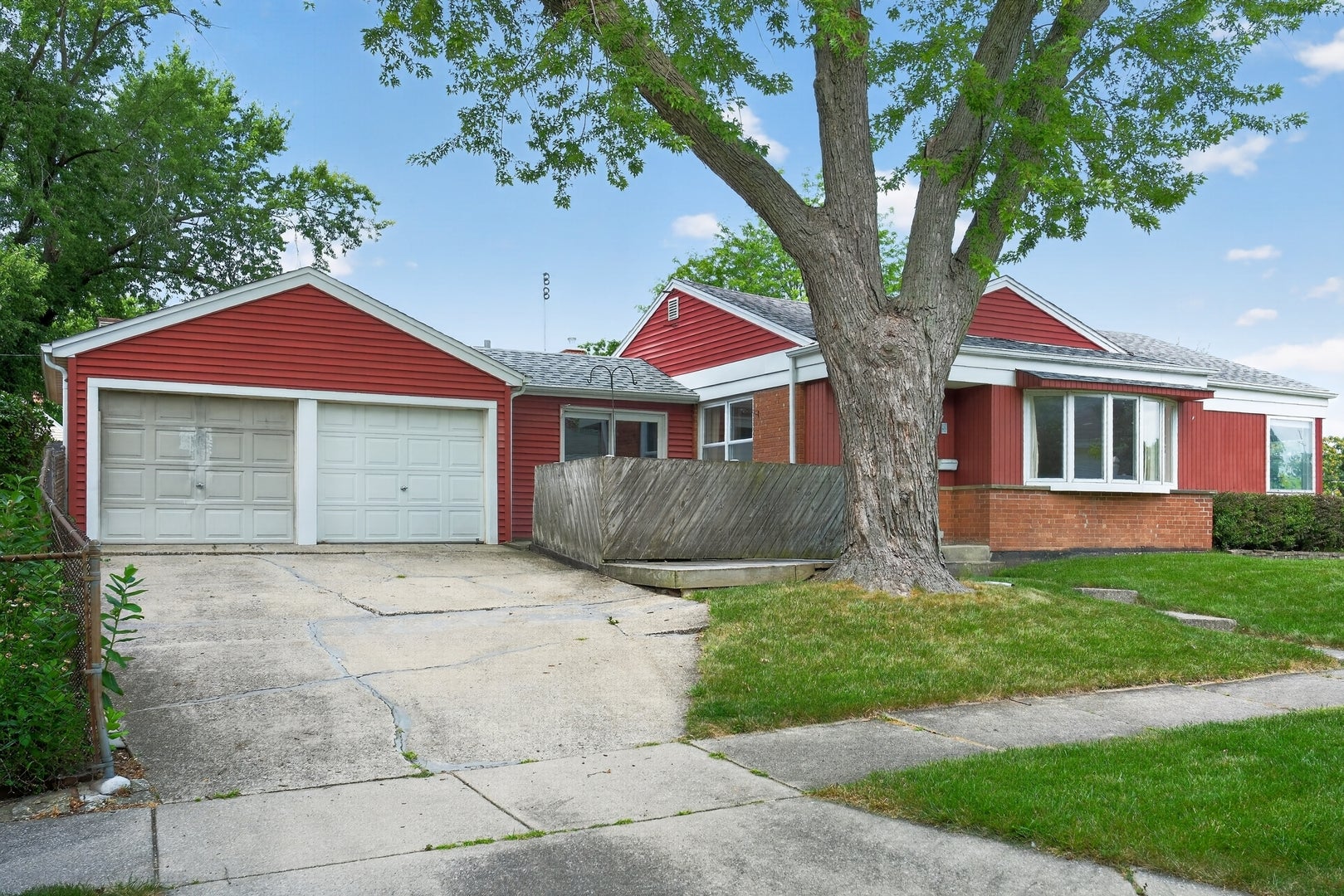 40 S Lombard Avenue