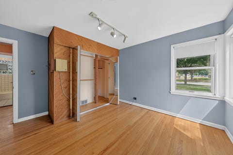 Tiny photo for 40 S Lombard Avenue, Lombard, IL 60148 (MLS # 12709659)