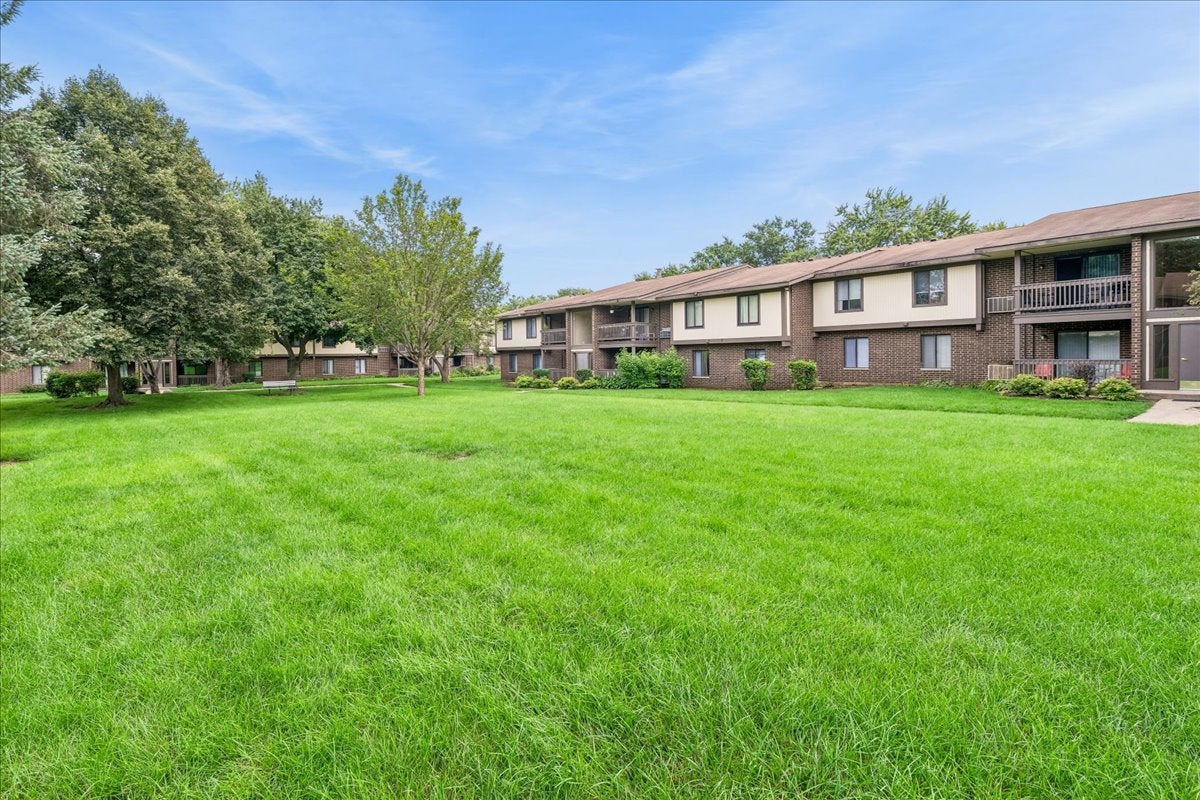 578 Somerset Lane 1