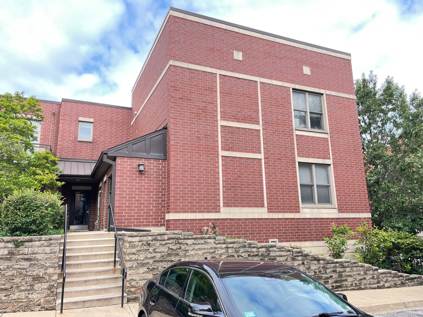 765 W 15TH Street 210