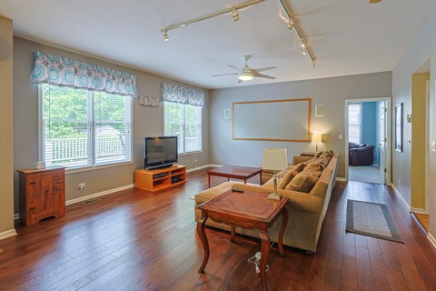 Tiny photo for 5686 Angouleme Lane, Hoffman Estates, IL 60192 (MLS # 12697890)