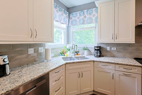 Tiny photo for 5686 Angouleme Lane, Hoffman Estates, IL 60192 (MLS # 12697890)