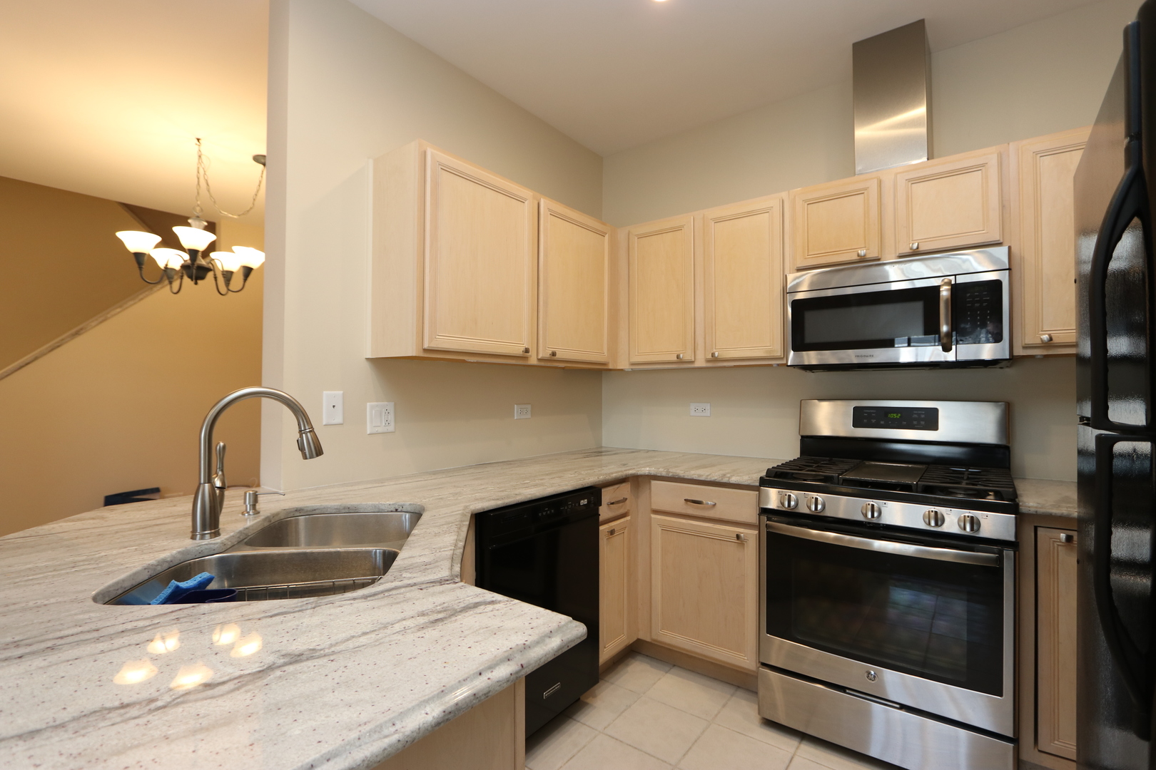 3333 STRATFORD Court 3E