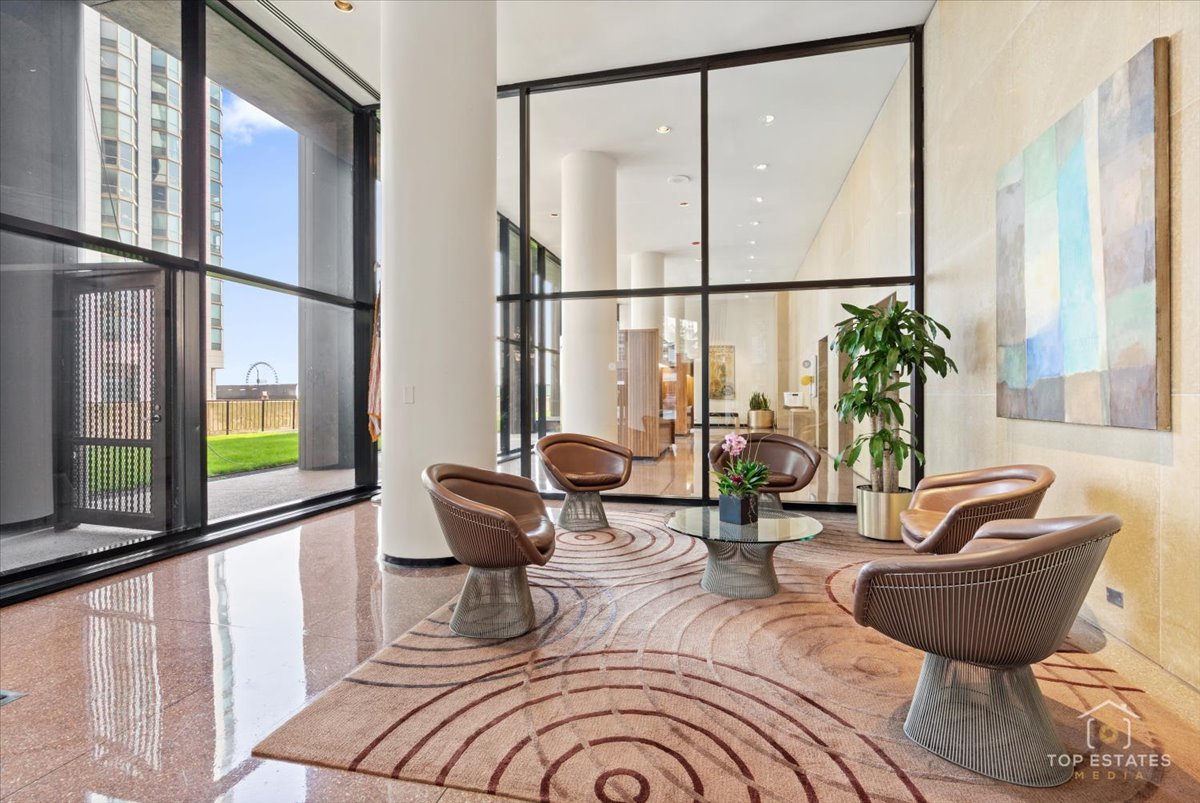 155 N Harbor Drive 4211