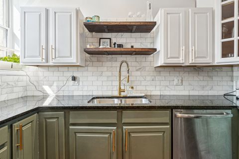 Tiny photo for 3750 N Wilton Avenue #5, Chicago, IL 60613 (MLS # 12472247)