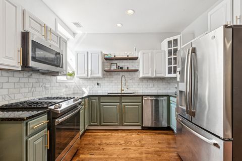 Tiny photo for 3750 N Wilton Avenue #5, Chicago, IL 60613 (MLS # 12472247)