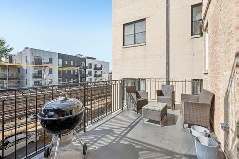 Tiny photo for 3750 N Wilton Avenue #5, Chicago, IL 60613 (MLS # 12472247)