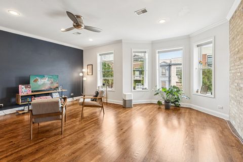 Tiny photo for 3750 N Wilton Avenue #5, Chicago, IL 60613 (MLS # 12472247)