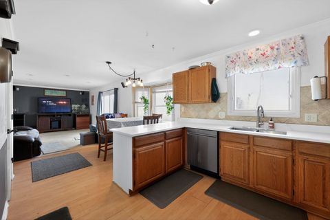 Tiny photo for 6230 Old Farm Lane, Gurnee, IL 60031 (MLS # 12584092)