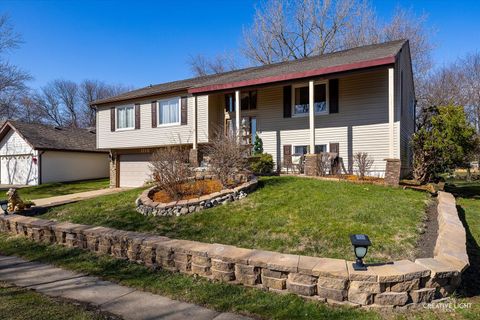 Tiny photo for 1710 ARLINGTON Drive, Hanover Park, IL 60133 (MLS # 12388529)