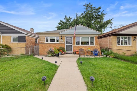 Tiny photo for 7736 Lotus Avenue, Burbank, IL 60459 (MLS # 12730598)