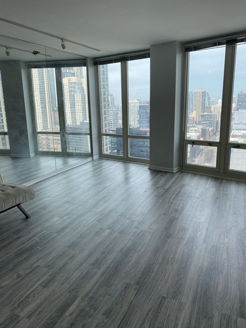 345 N La Salle Drive 2702